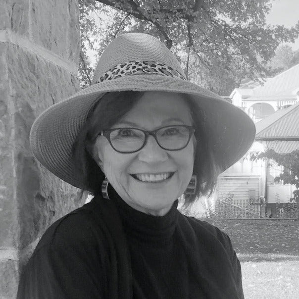 An Artist profile photo of Anna M Williams, Tasmanian contemporary jewellery artist.